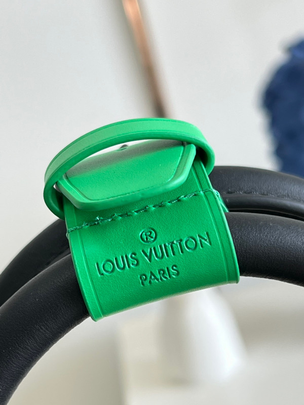 l0*is V*t0n keepall bandouliÈre 50