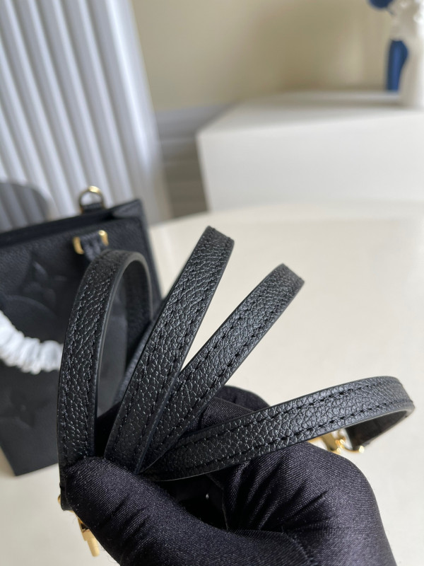 l0*is V*t0n petit sac plat