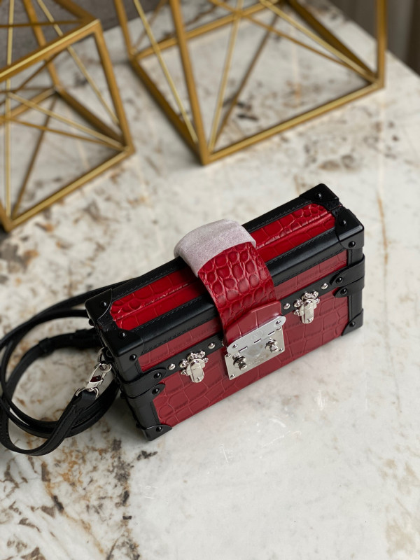 l0*is V*t0n petite malle