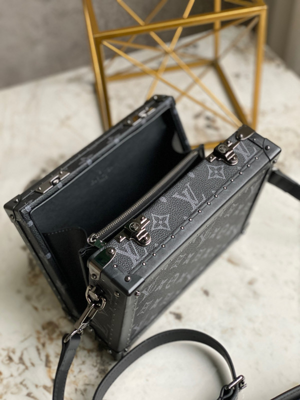 l0*is V*t0n clutch box