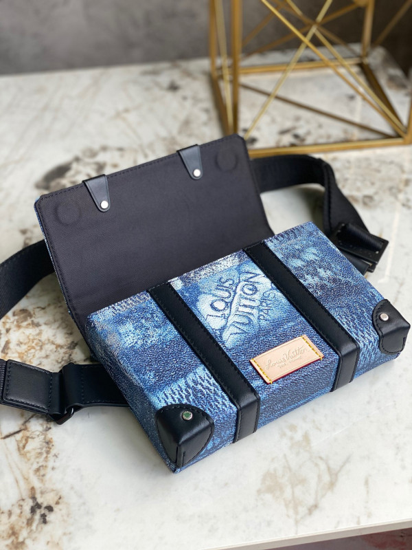 l0*is V*t0n trunk slingbag