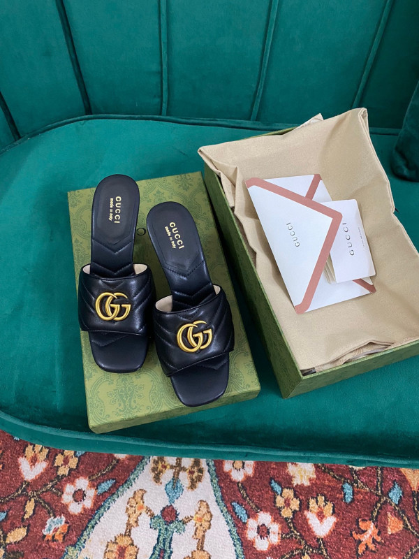 G*u*i double g slide sandal