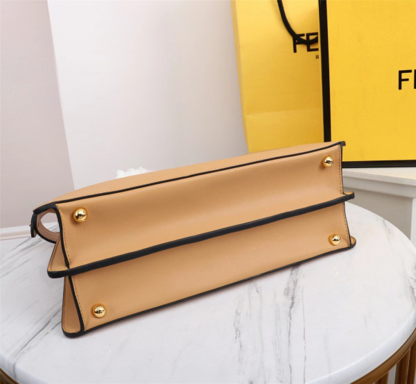 F**di peekaboo iseeu medium