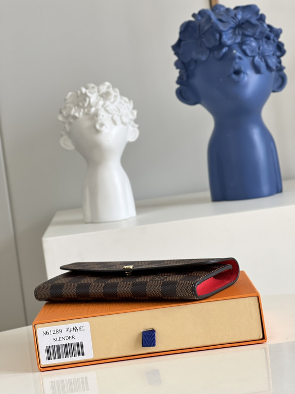 l0*is V*t0n emilie wallet