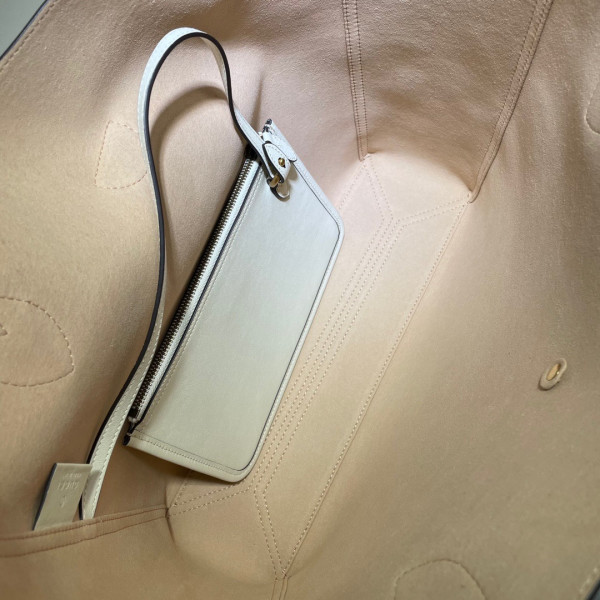 G*u*i medium tote with double g