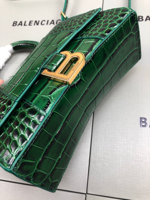 Ba*len*cia*ga hourglass