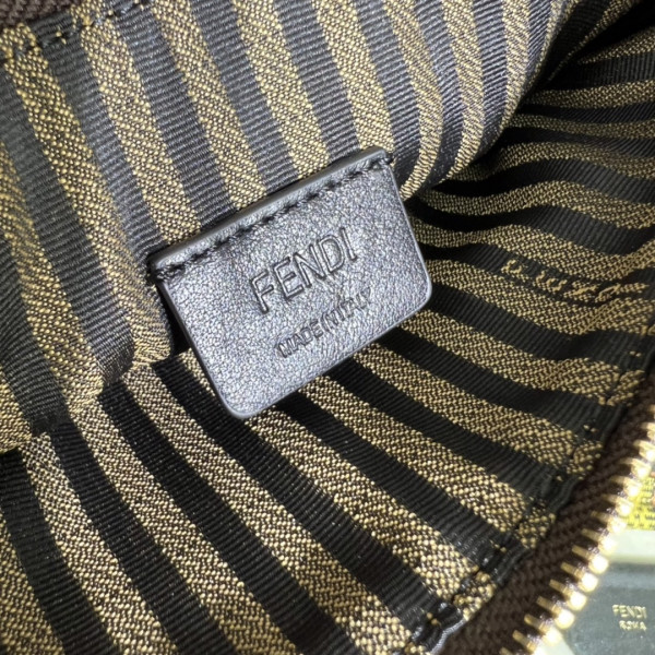 F**di wallet on chain with pouches