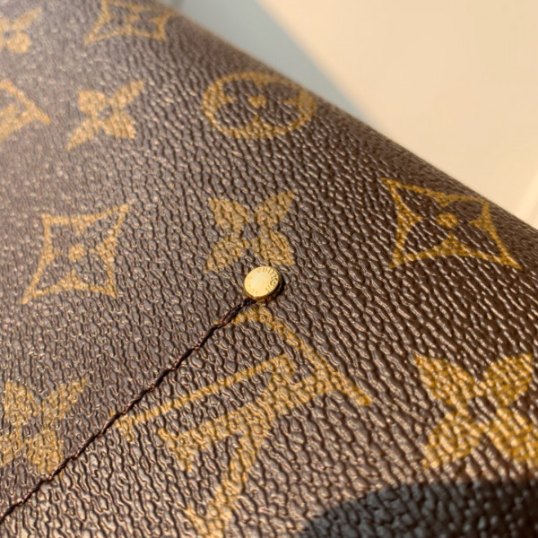 l0*is V*t0n favorite mm