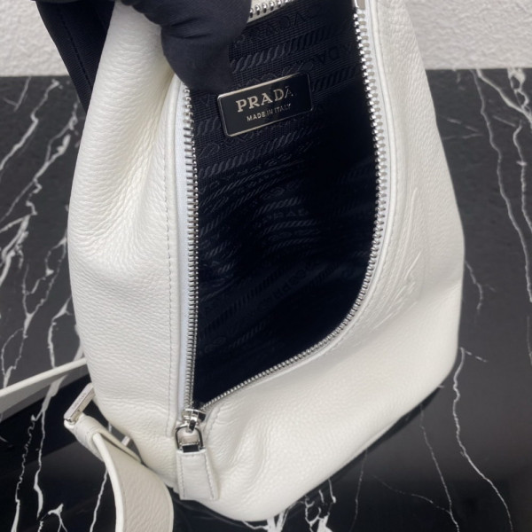 Pra*a cross leather bag