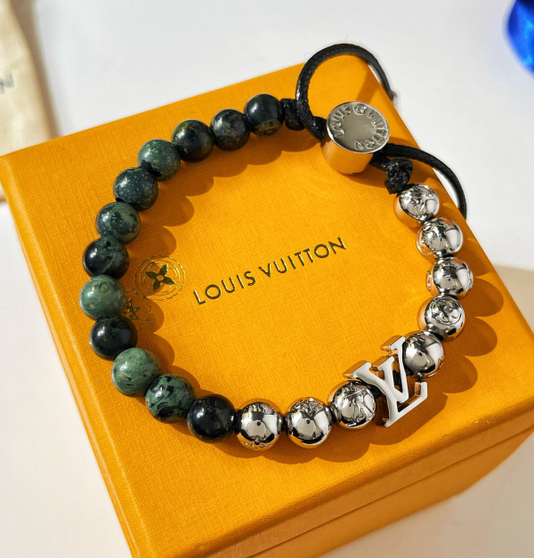 l0*is V*t0n bracelet