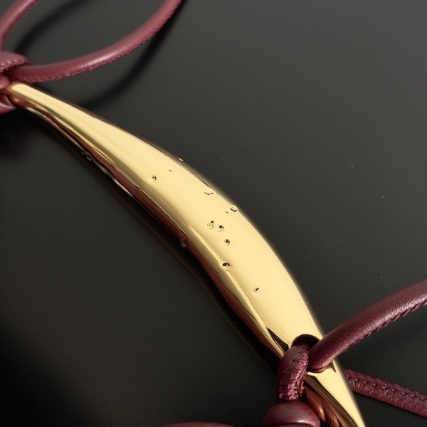 bo*te*ga Ve*ne*ta mini sardine top handle bag