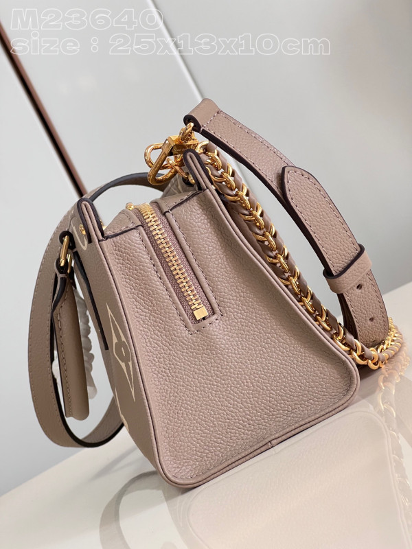 l0*is V*t0n onthego east west