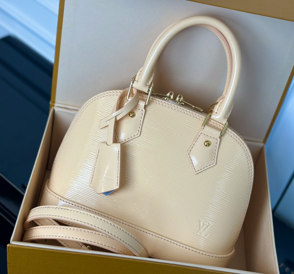 l0*is V*t0n alma bb-23.5*17.5*11.5cm