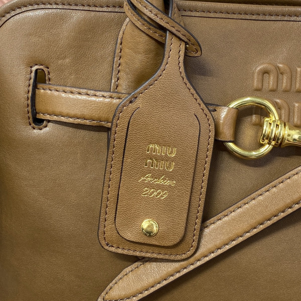 M*um*u aventure nappa leather bag