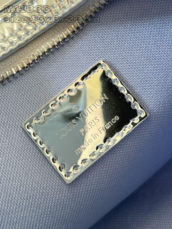 l0*is V*t0n loop-23*13*6cm