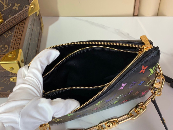 l0*is V*t0n coussin bb