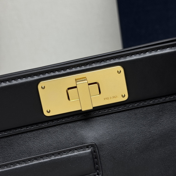 Pra*a medium leather tote bag-38*21*8cm