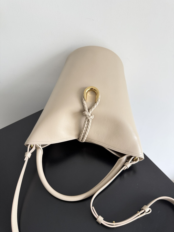 bo*te*ga Ve*ne*ta small liberta bucket - 22*18*15cm