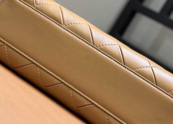 Lowee Flamenco purse - 30*24.5*10cm