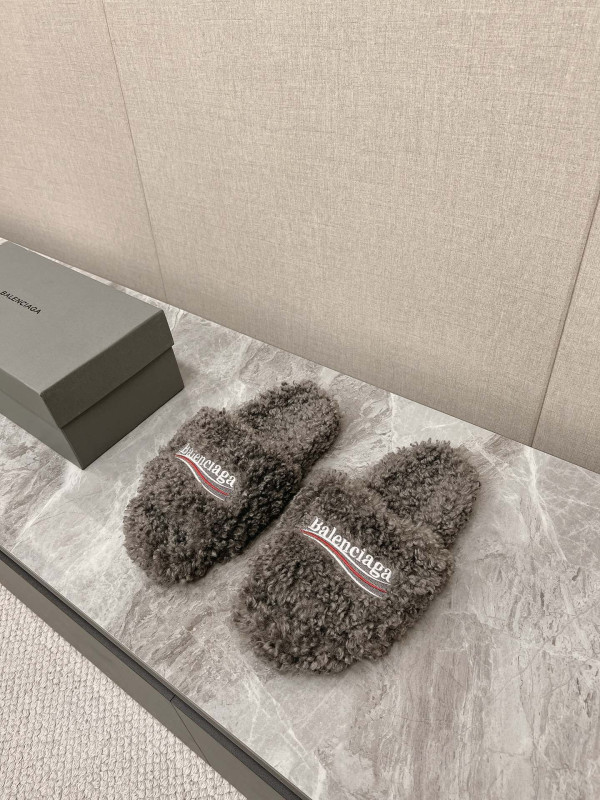 Ba*len*cia*ga slides