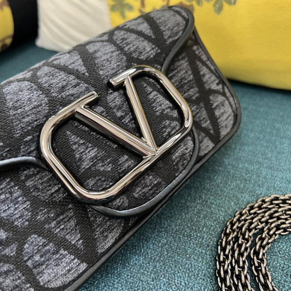 VALENTINO LOCÒ SMALL SHOULDER BAG