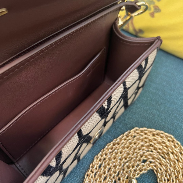 VALENTINO LOCÒ SMALL SHOULDER BAG