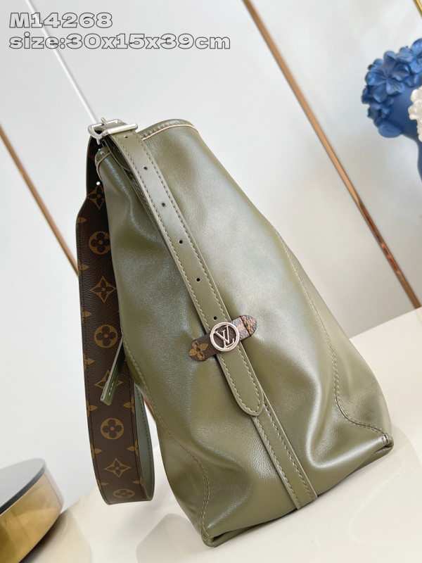 l0*is V*t0n carryall mm- 39 x 30 x 15cm